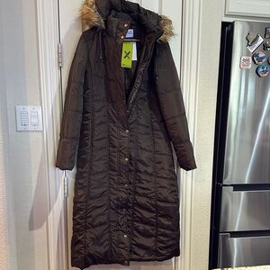 Elegant Dark Brown Puffer Coat with Faux Fur Trim